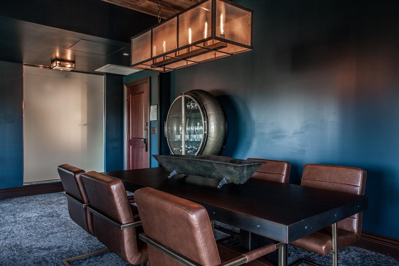 Ironworks Hotel Indy Индианаполис Екстериор снимка